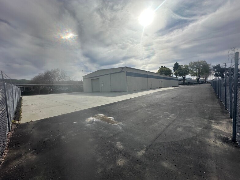 893 Ames Ave, Milpitas, CA à louer - Photo du bâtiment - Image 3 de 8