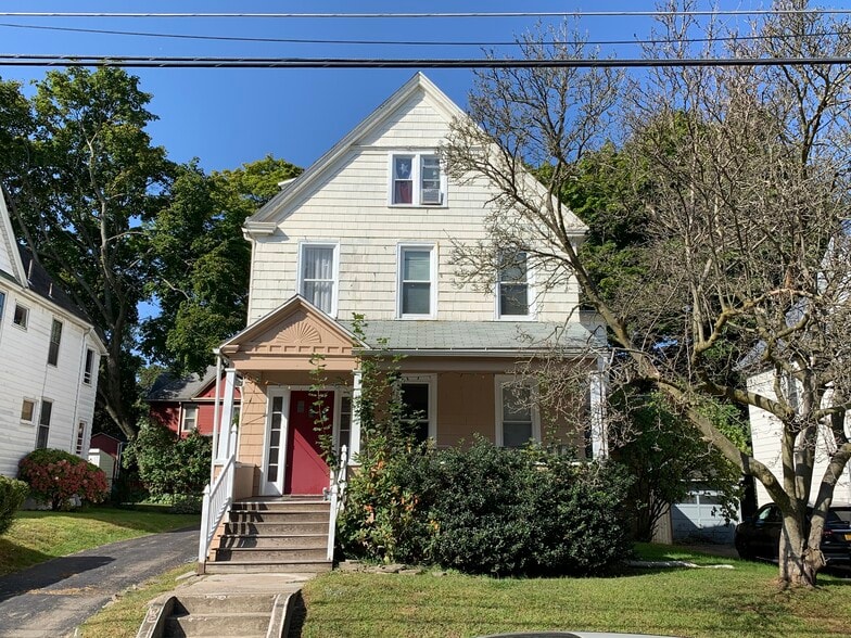39 Saint John Ave, Binghamton, NY for sale - Primary Photo - Image 1 of 1