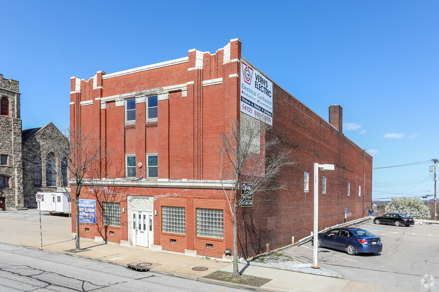 1917 Brownsville Rd, Pittsburgh, PA for sale - Primary Photo - Image 1 of 1