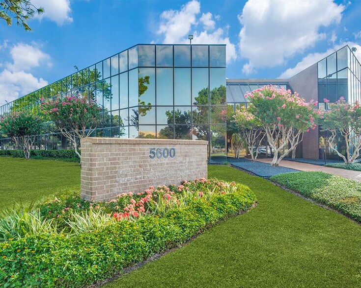 5600 NW Central Dr, Houston, TX à louer - Photo principale - Image 1 de 8
