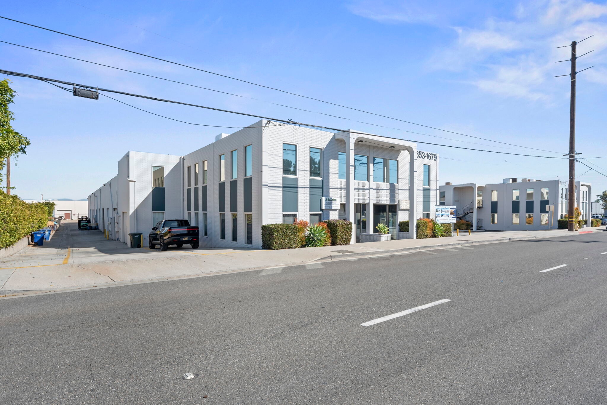1703-1729 E 28th St, Signal Hill, CA for lease Building Photo- Image 1 of 6