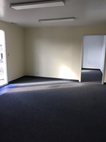 1120 Chestnut St, Carlin, NV à vendre - Photo du bâtiment - Image 2 de 23