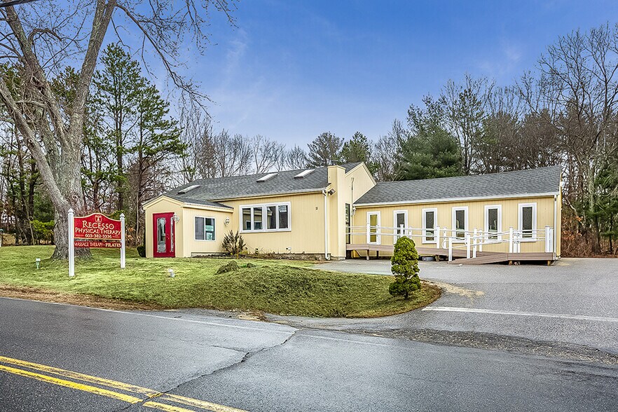 11 Garden Rd, Plaistow, NH for lease - Primary Photo - Image 1 of 27