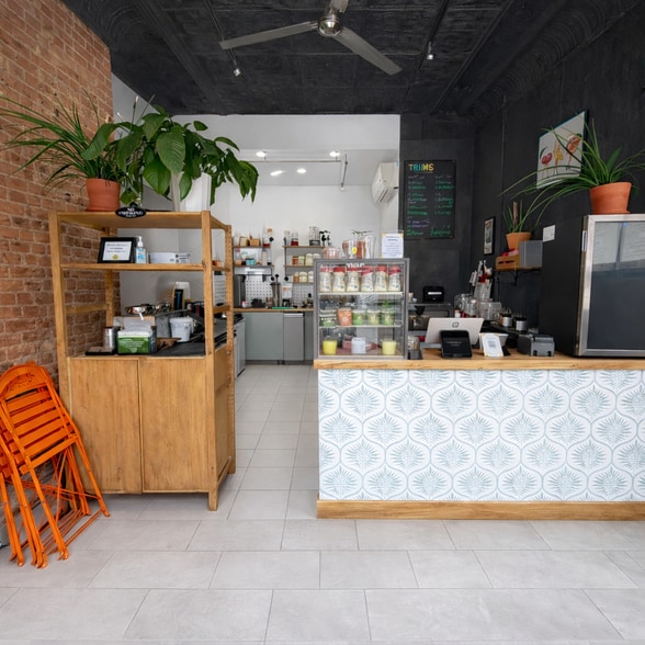 561 Gates Ave, Brooklyn, NY for lease - Building Photo - Image 2 of 6