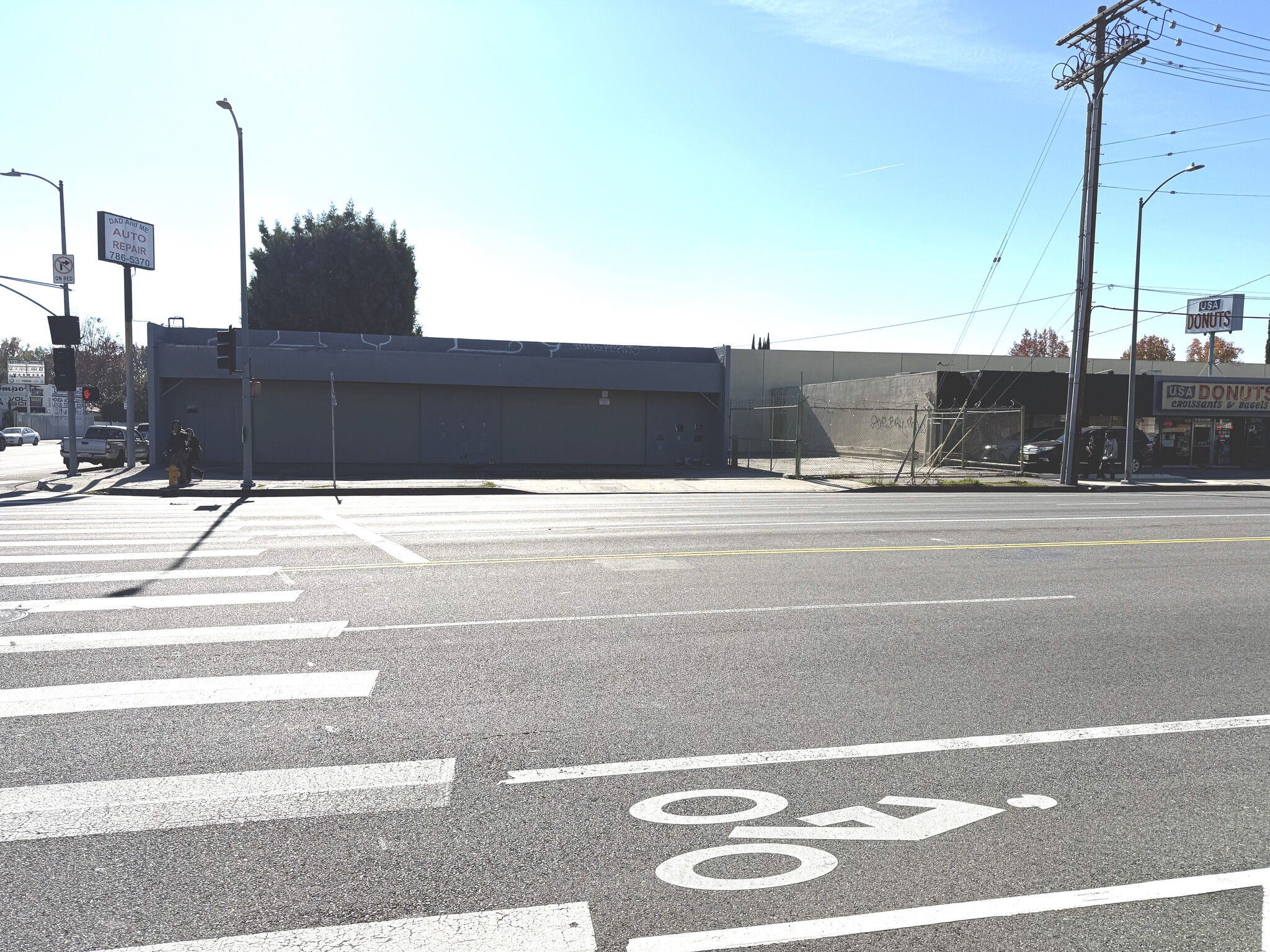 13300 Burbank Blvd, Van Nuys, CA for sale Primary Photo- Image 1 of 23