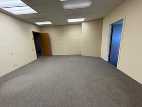 101 Aupuni St, Hilo, HI for lease Interior Photo- Image 2 of 4