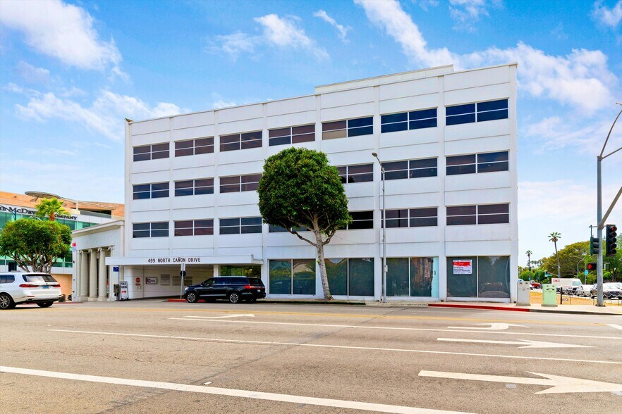 499 N Canon Dr, Beverly Hills, CA à louer - Photo du bâtiment - Image 3 de 15