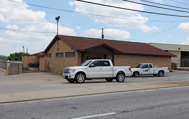 Plus de détails pour 4860 Clark Howell Hwy, College Park, GA - Industriel à louer
