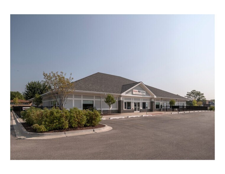 1502 75th St, Darien, IL à vendre - Photo du bâtiment - Image 2 de 8