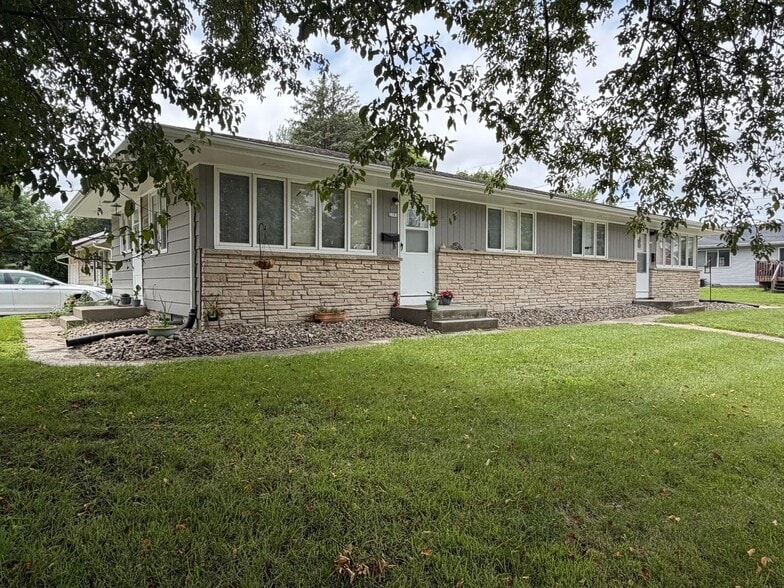 3542-3544 Tripp St, Ames, IA à vendre - Photo du bâtiment - Image 2 de 6