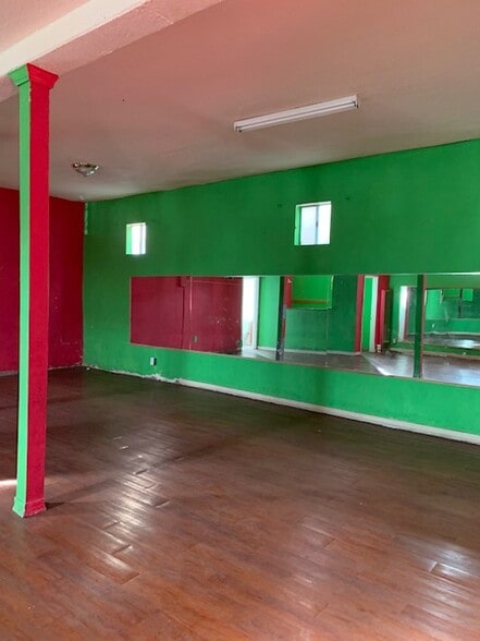 9223 S San Pedro St, Los Angeles, CA for sale - Building Photo - Image 2 of 2