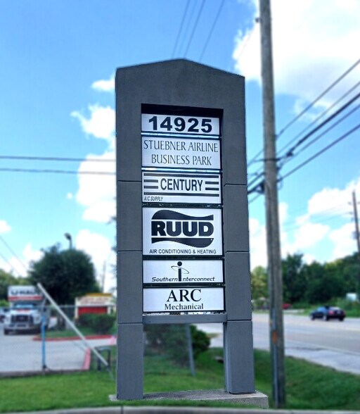 14925 Stuebner Airline Rd, Houston, TX à louer - Photo du bâtiment - Image 3 de 3