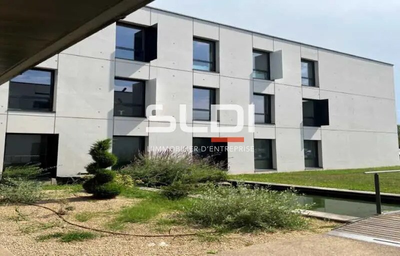 Bureau dans Saint-Priest à louer - Photo du bâtiment - Image 3 de 8