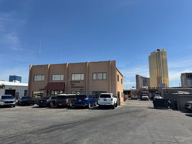 Plus de détails pour 3130 Westwood Dr, Las Vegas, NV - Industriel à louer