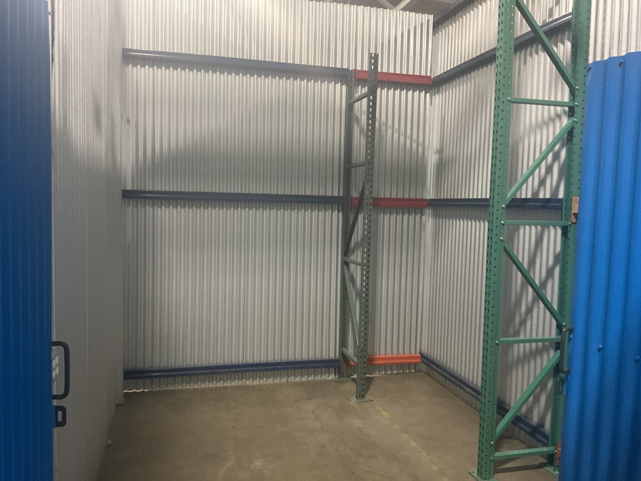 245 S Spruce Ave, South San Francisco, CA à louer Photo intérieure- Image 1 de 3