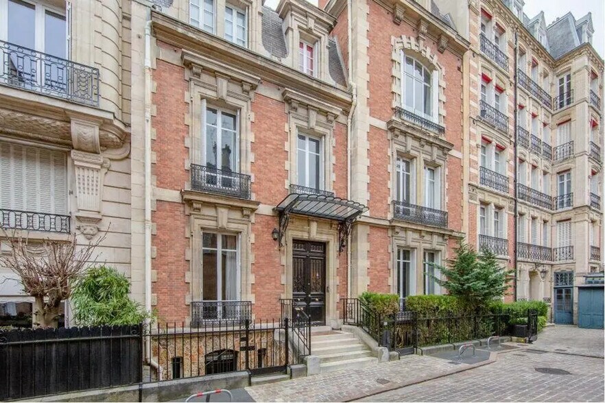 Bureau dans Paris à vendre - Photo du bâtiment - Image 1 de 11