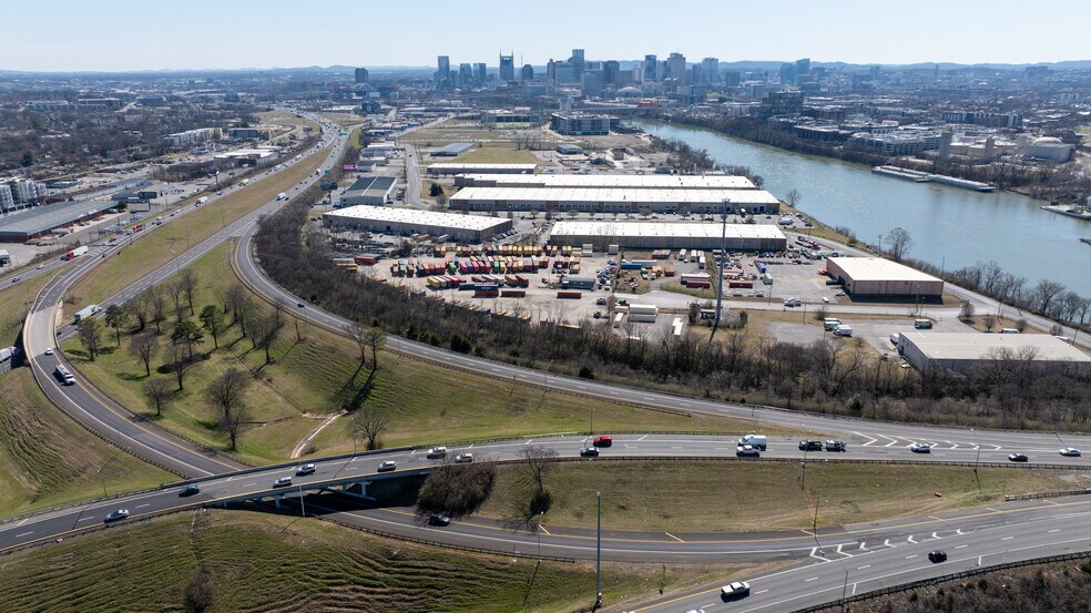 905B Cowan St, Nashville, TN for lease - Building Photo - Image 1 of 2