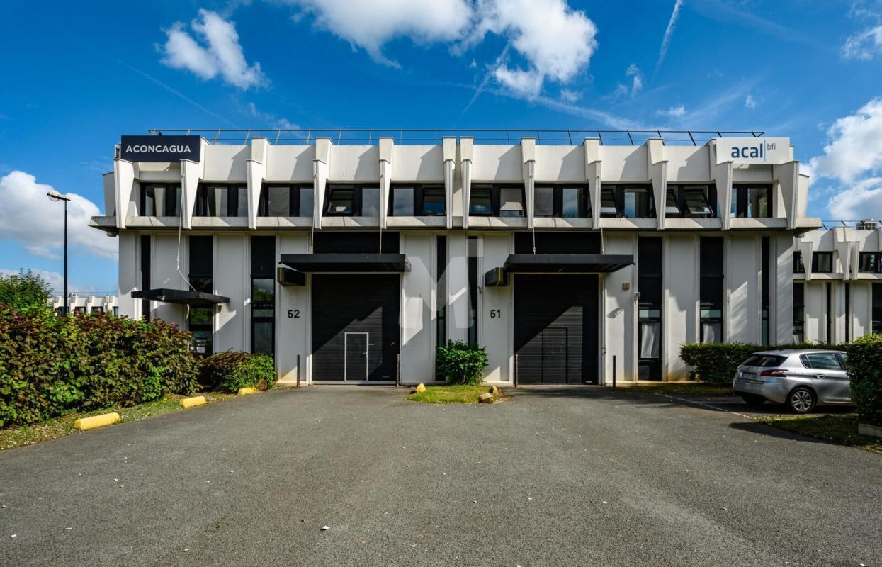 Flex dans Évry-Courcouronnes à louer Photo du bâtiment- Image 1 de 14