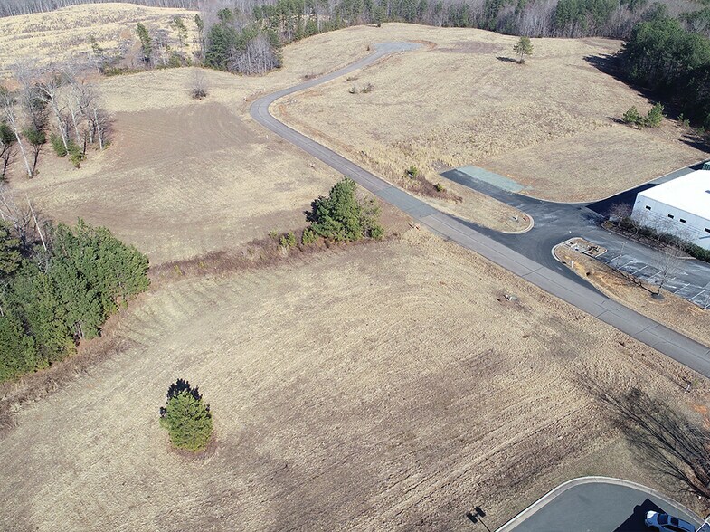 Sommerfield Dr, Zion Crossroads, VA à vendre - Photo du bâtiment - Image 3 de 4