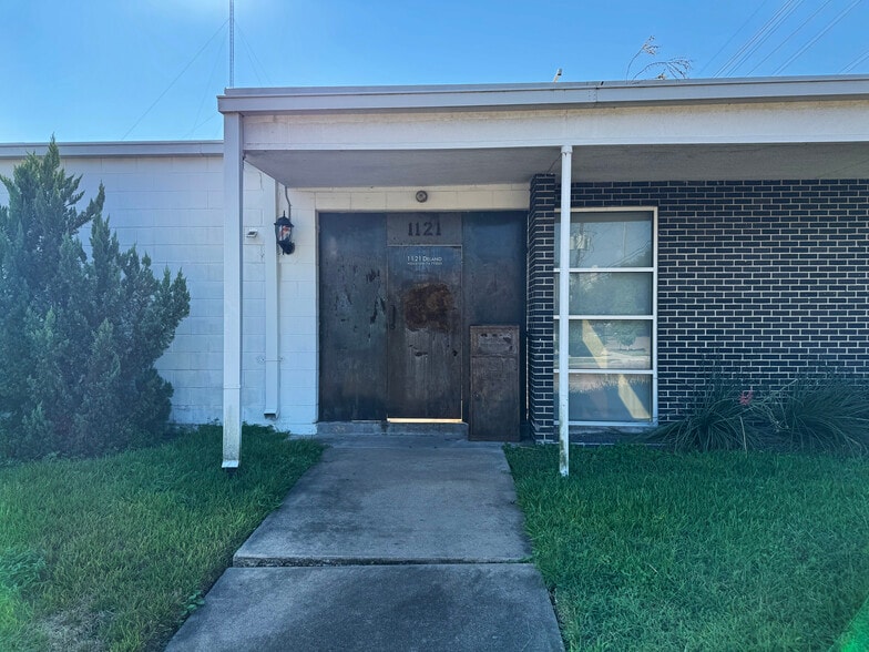 1121 Delano St, Houston, TX for lease - Interior Photo - Image 2 of 14