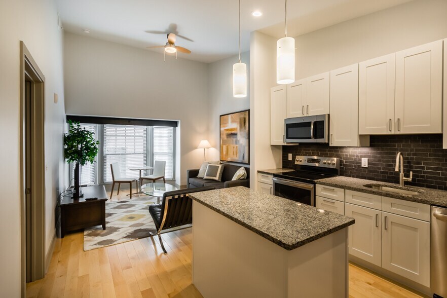 106 S 11th St, Philadelphia, PA à louer - Photo du bâtiment - Image 3 de 11