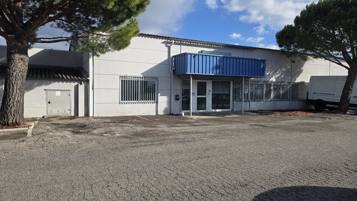 Flex dans La Farlède à louer Photo du bâtiment- Image 1 de 8