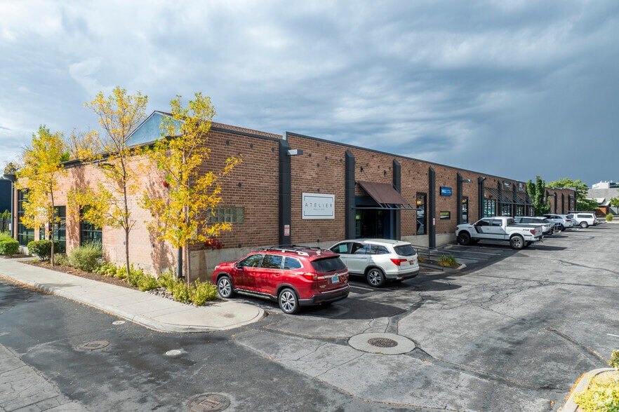 300-328 S Wells Ave, Reno, NV for lease - Primary Photo - Image 1 of 5