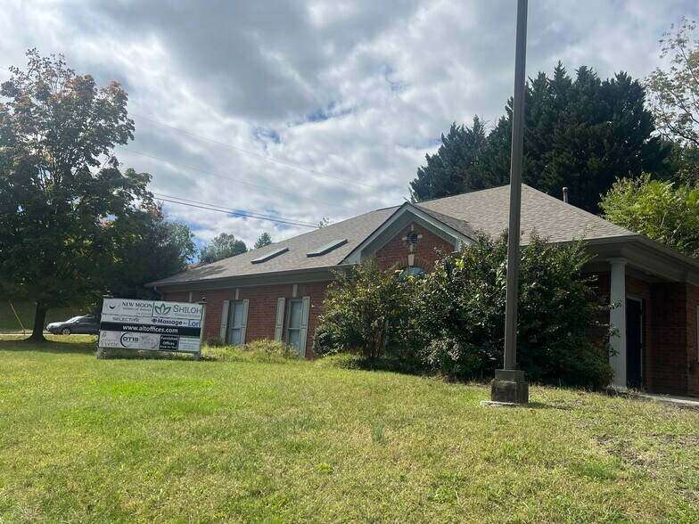 4533 Brambleton Ave, Roanoke, VA à vendre - Photo du bâtiment - Image 2 de 8