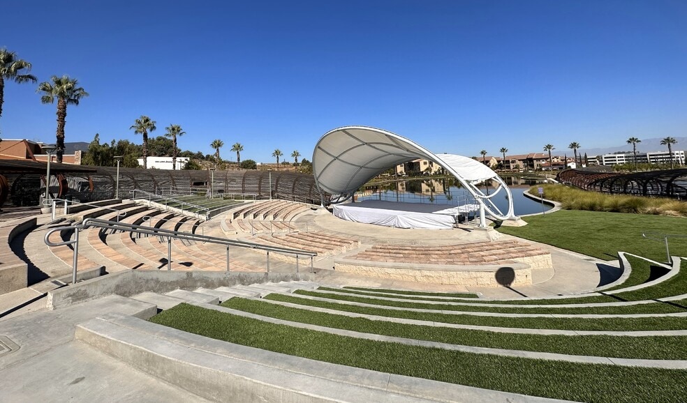 Dos Lagos Amphitheater, Corona, CA for lease - Primary Photo - Image 1 of 1