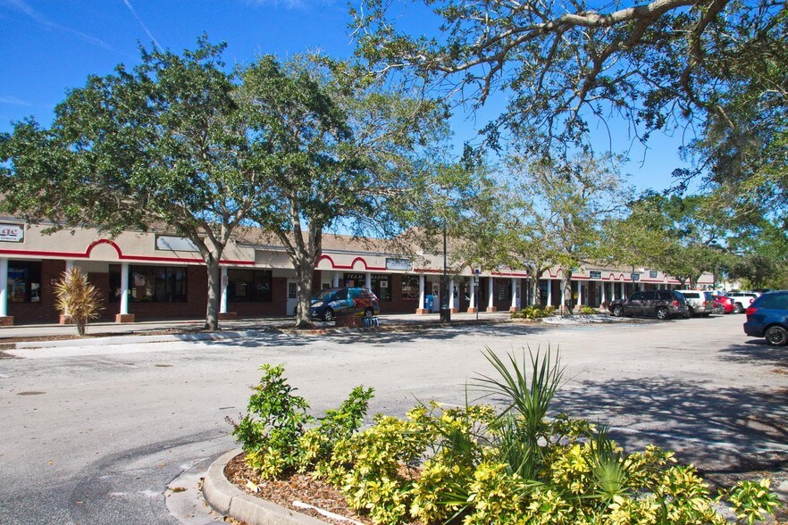 6050 Babcock St SE, Palm Bay, FL à louer - Photo du bâtiment - Image 2 de 5