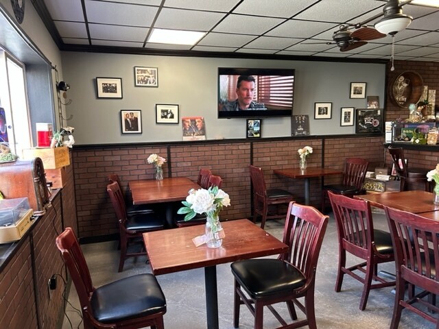 Plus de détails pour 4490 Middle Country Rd, Calverton, NY - Commerce de détail à louer