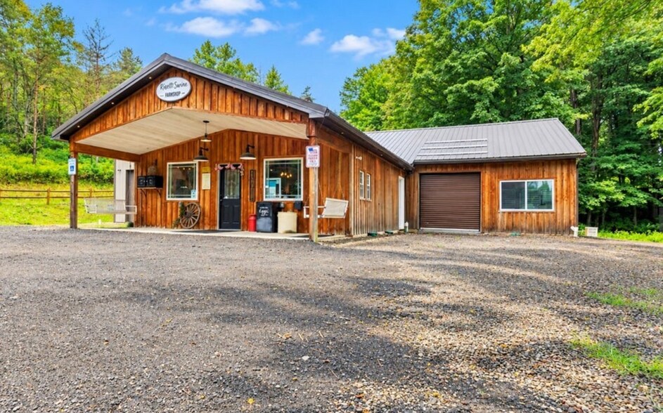9806 Wagner Rd, Holland, NY à vendre - Photo du bâtiment - Image 2 de 16