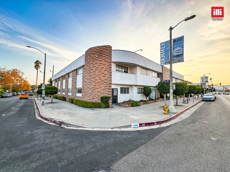 8230 Beverly Blvd, Los Angeles, CA à vendre - Photo du bâtiment - Image 2 de 21