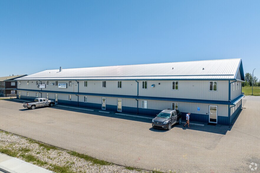 202 Canal Ct, Strathmore, AB à vendre - Photo du bâtiment - Image 1 de 1