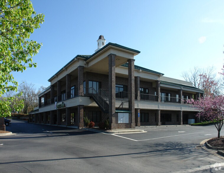 747 Queen City Pky, Gainesville, GA à louer - Photo principale - Image 1 de 10