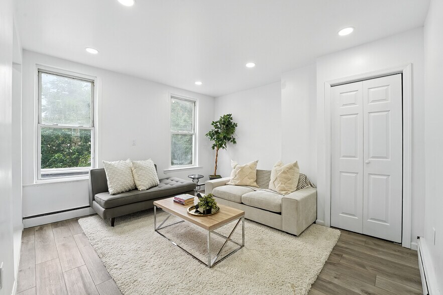 283 GRIFFITH St, Jersey City, NJ à vendre - Photo du bâtiment - Image 2 de 23