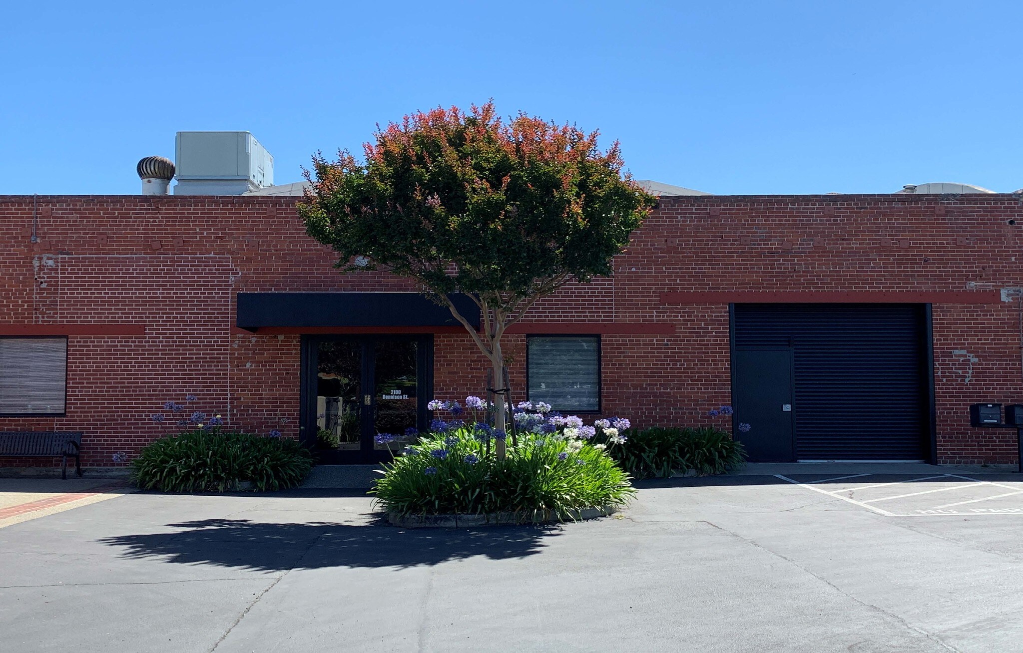 2100 Dennison St, Oakland, CA for sale Primary Photo- Image 1 of 1