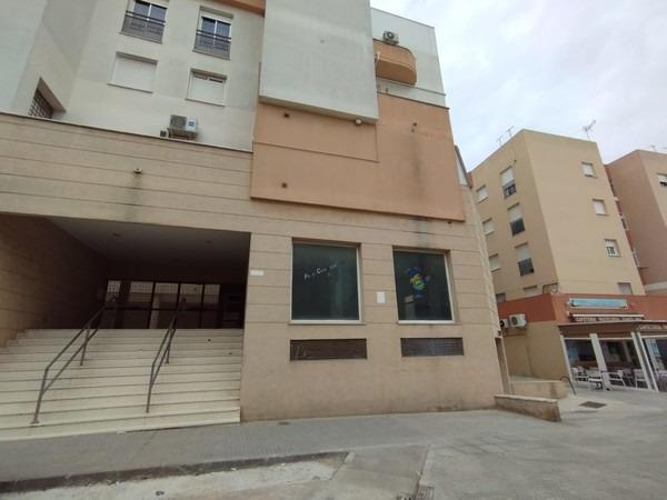 Retail in Chiclana de la Frontera, Cádiz for sale Building Photo- Image 1 of 16