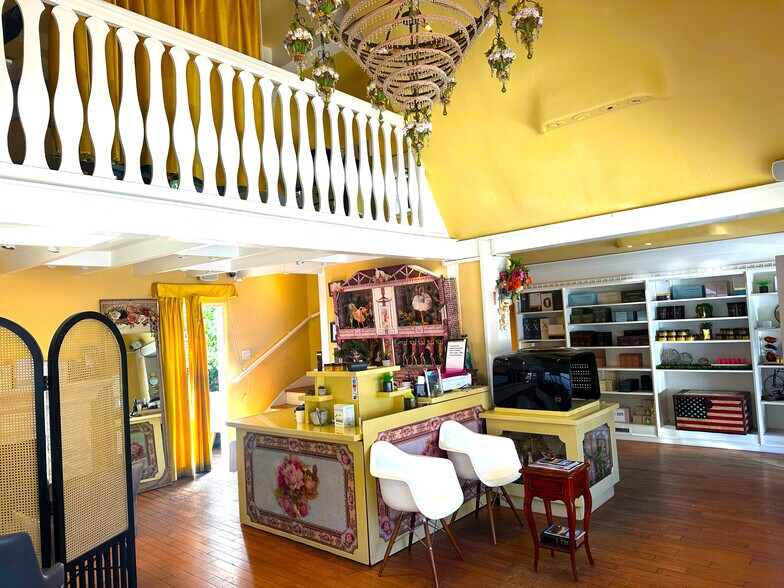 Ocean Ave, Carmel, CA à louer - Photo du bâtiment - Image 2 de 2