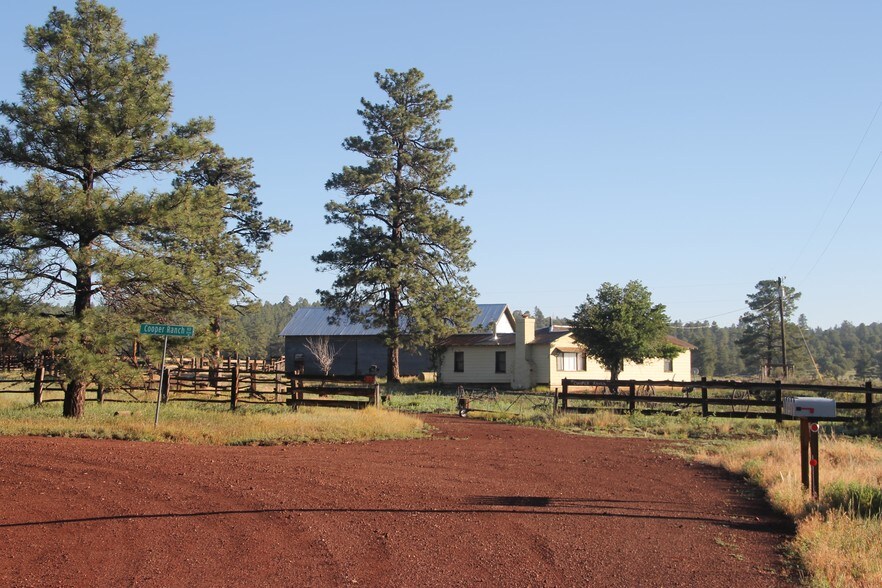 581 Cooper Ranch Rd, Williams, AZ à vendre - Photo du bâtiment - Image 2 de 62