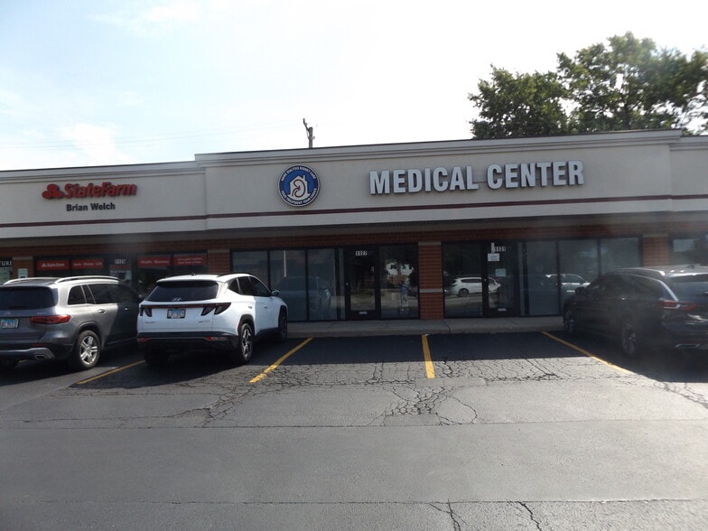 1127 S Arlington Heights Rd, Arlington Heights, IL for lease - Building Photo - Image 1 of 3