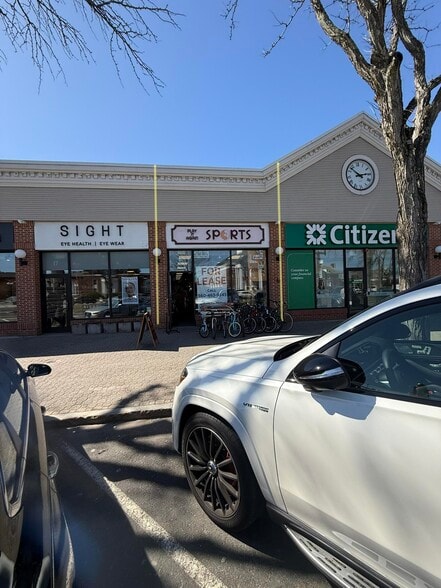 15 S Main St, West Hartford, CT à louer - Photo du bâtiment - Image 2 de 15