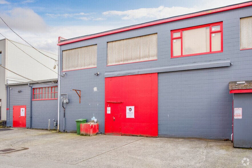 1677 W 2nd Ave, Vancouver, BC à vendre - Photo du bâtiment - Image 3 de 7