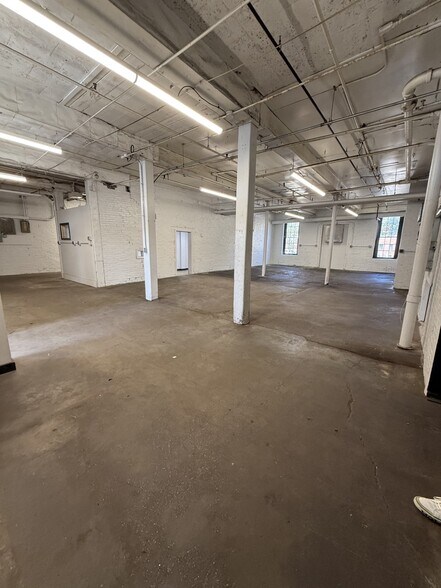 100 Factory St, Nashua, NH for lease - Interior Photo - Image 3 of 5