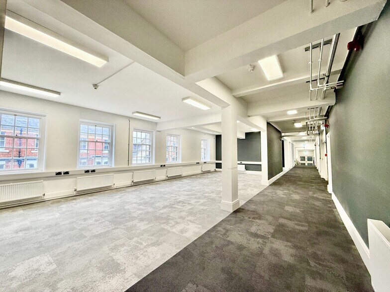 24 Guildhall Rd, Northampton à louer - Photo du bâtiment - Image 3 de 9