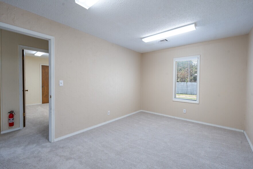 4401 N Meridian Ave, Oklahoma City, OK à vendre - Photo intérieure - Image 3 de 16