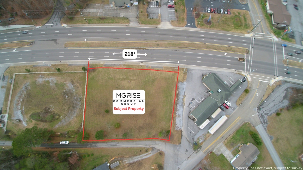 Parkway, Sevierville, TN for lease - Building Photo - Image 3 of 3