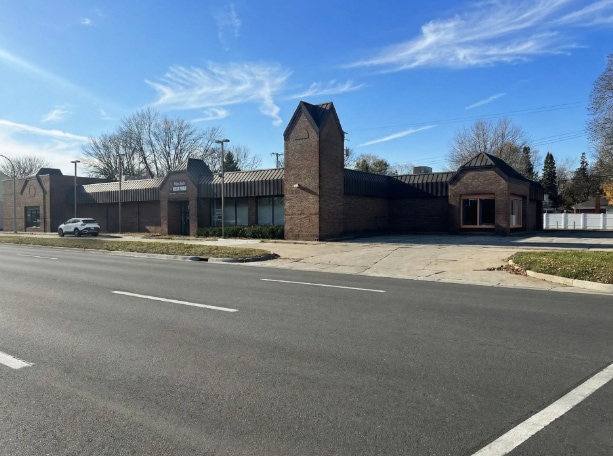 1216 S Gratiot Ave, Mount Clemens, MI for lease - Primary Photo - Image 1 of 2