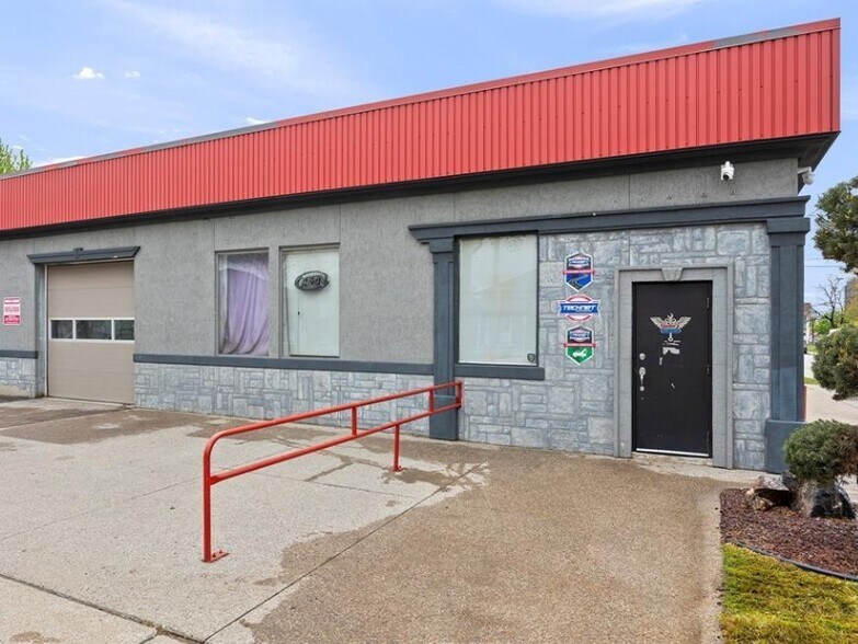 857 Howard Av, Windsor, ON à louer - Photo du bâtiment - Image 3 de 8