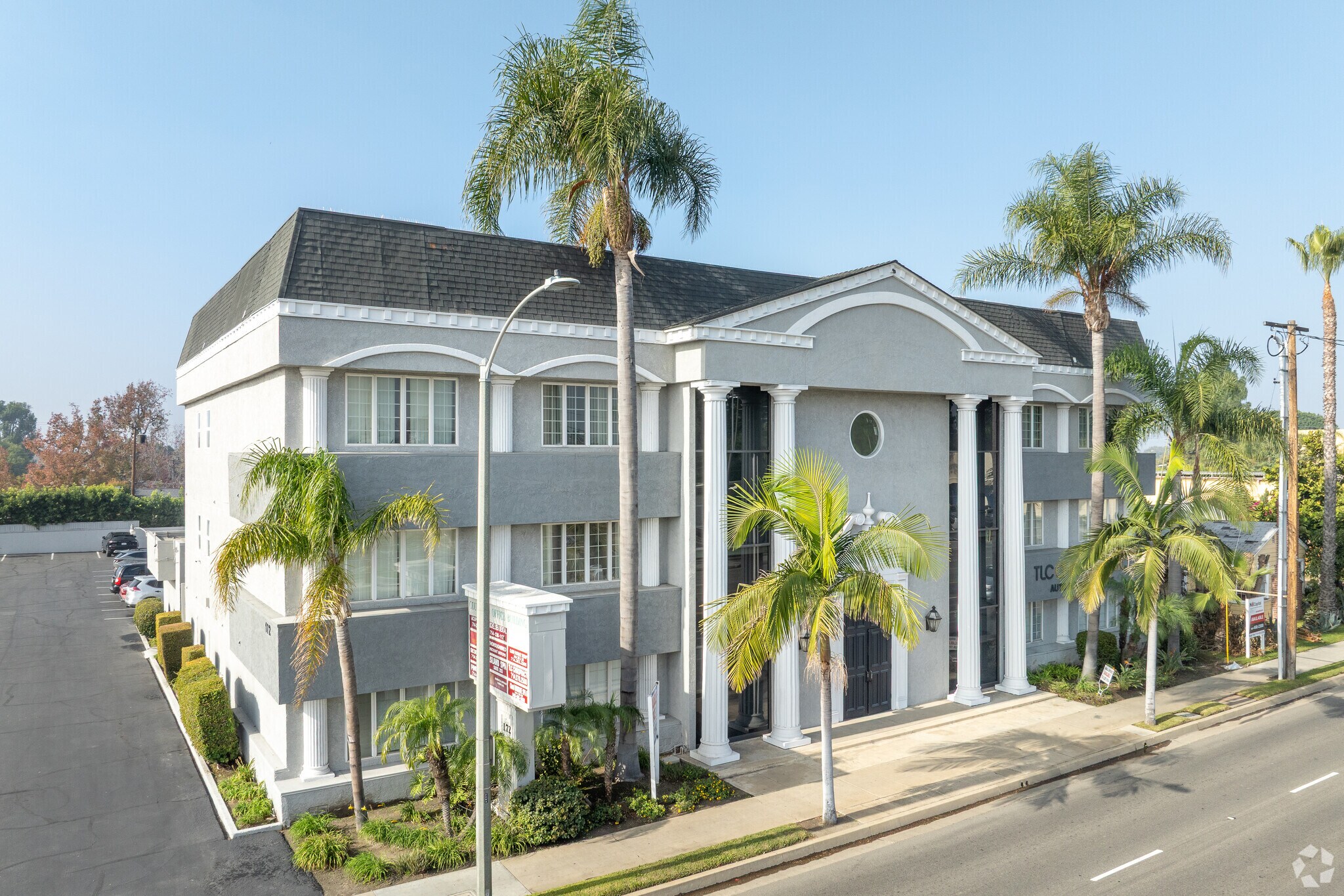 172 N Tustin St, Orange, CA à louer Photo du bâtiment- Image 1 de 8